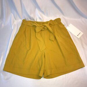 Lululemon Noir Short 5.5" Honeycomb Quick Dry Wrinkle Resistant Size 6 TW7AYBS